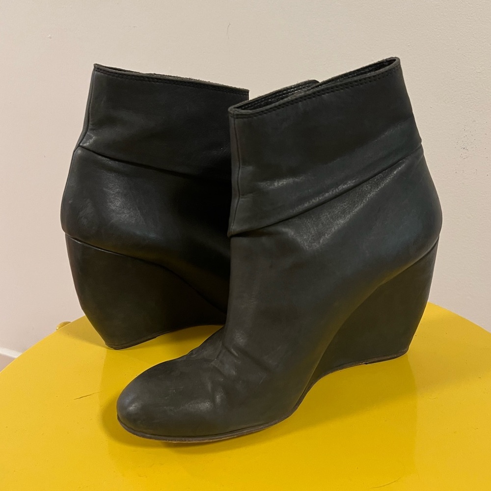 JOSEPH ankle leather boots